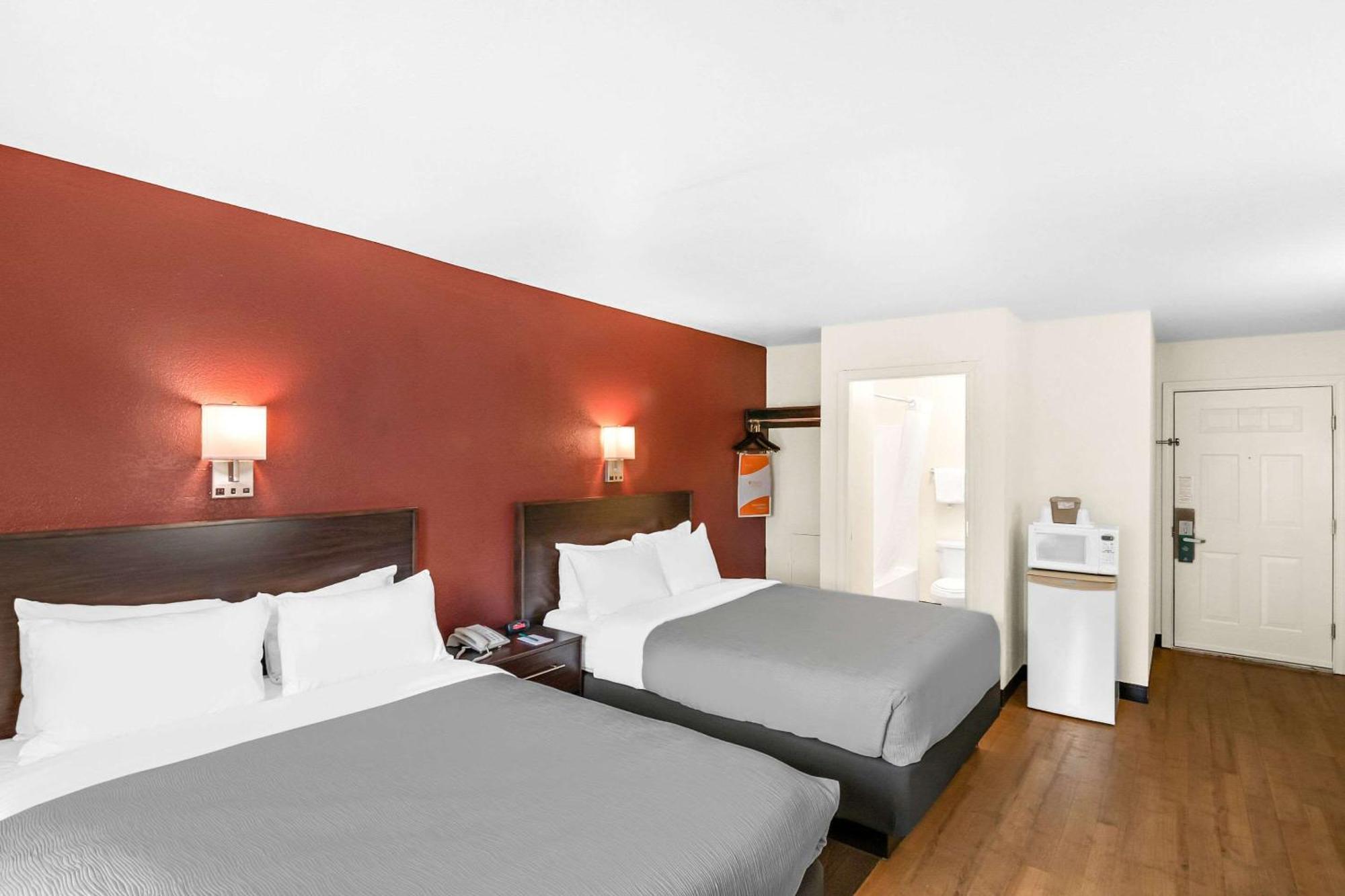 קווינסבורי Quality Inn מראה חיצוני תמונה