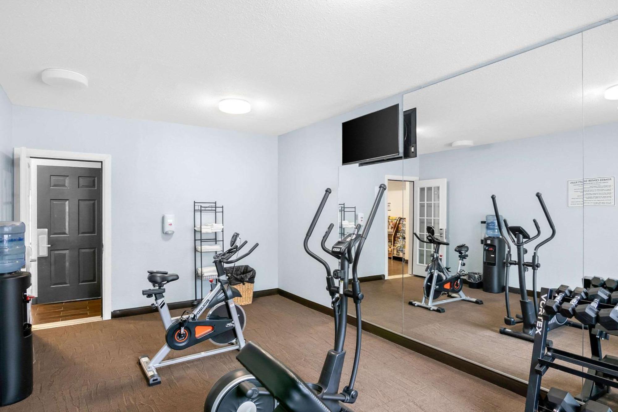 קווינסבורי Quality Inn מראה חיצוני תמונה