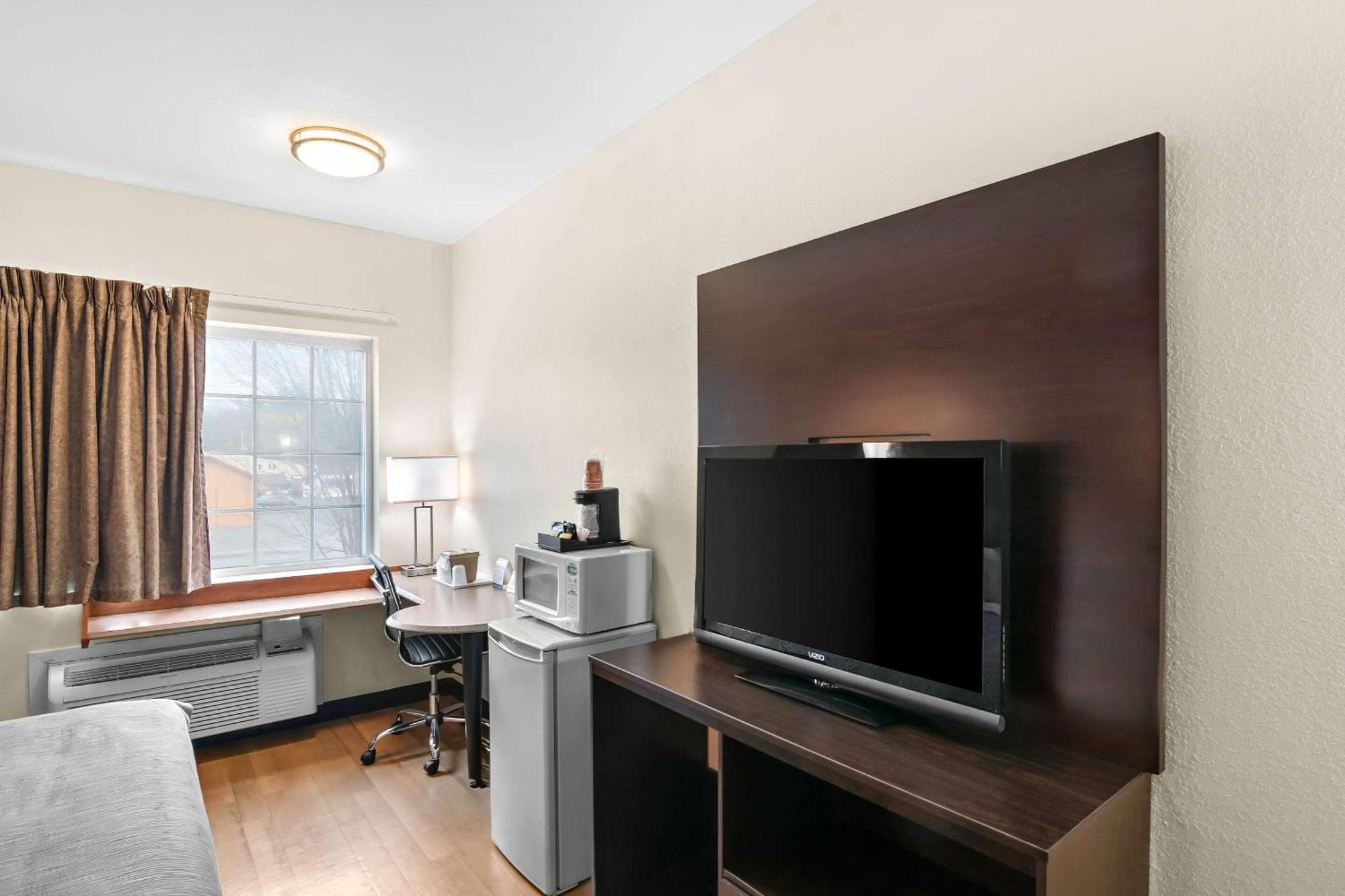 קווינסבורי Quality Inn מראה חיצוני תמונה